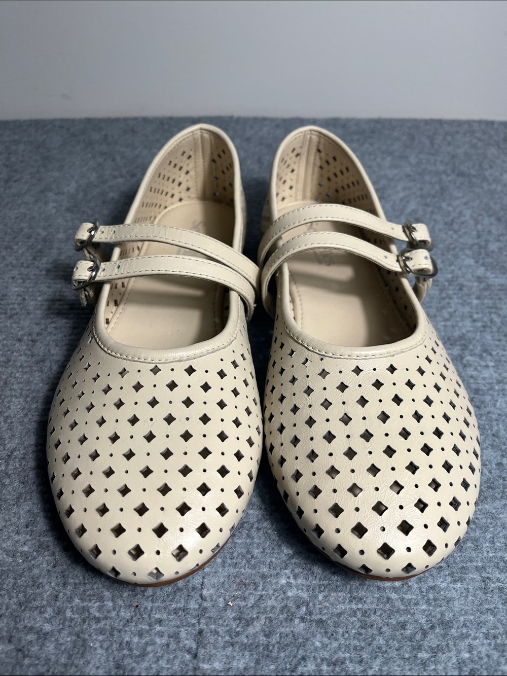 NWOT Seychelles Cream Perforated Double-Strap Mary Jane Flats